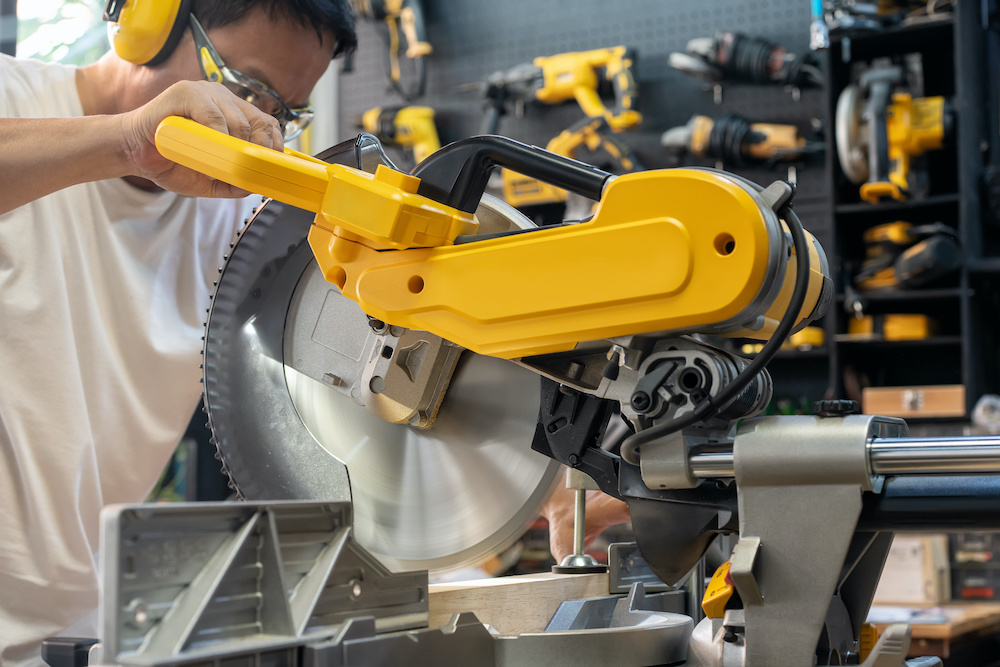 What Size Miter Saw Do I Need? The Best Power Toolz